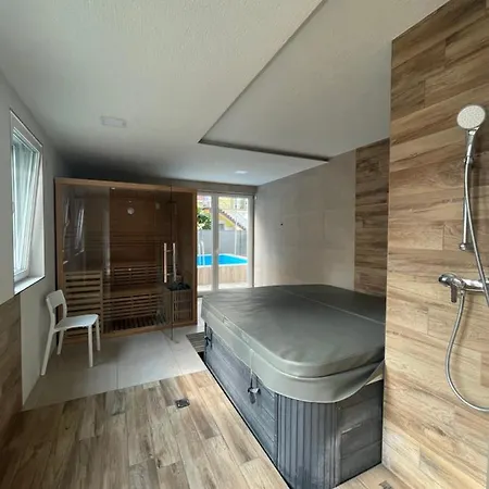 Eszter Apartman Apartment
