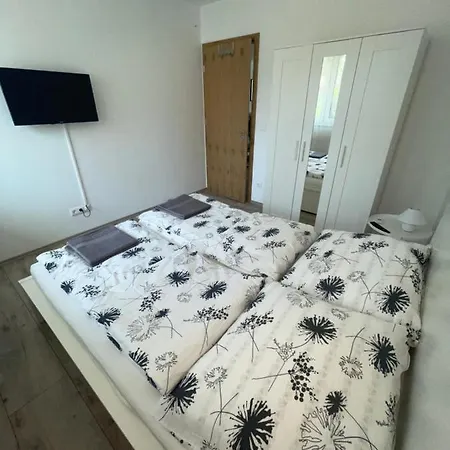 Apartment Eszter Apartman *